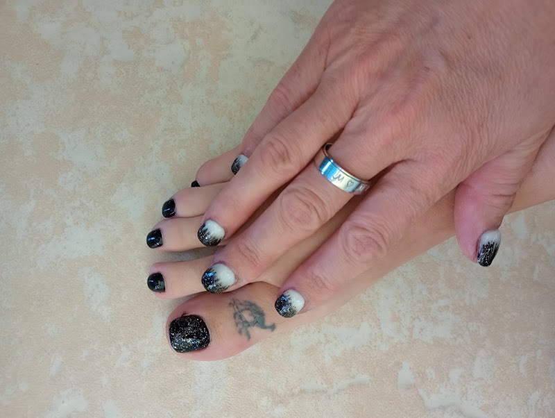 Queen Nails, nail salon in Dalton, GA, photo 2 of 9